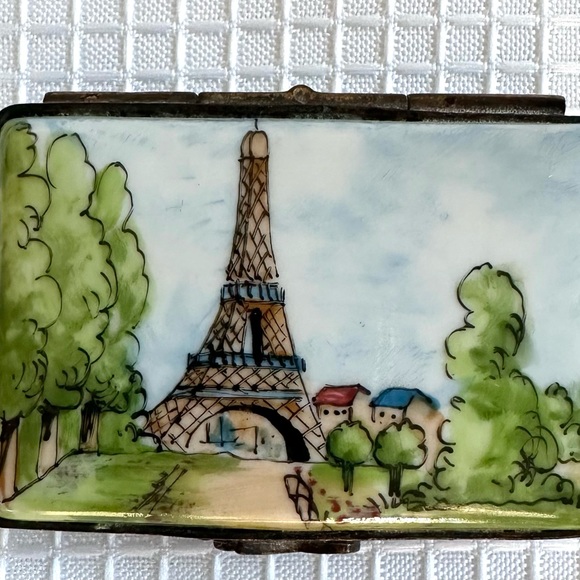 SOLD Vintage Limoges France Hand Painted Eiffel Tower Letter Mini Trinket Box - Picture 5 of 8